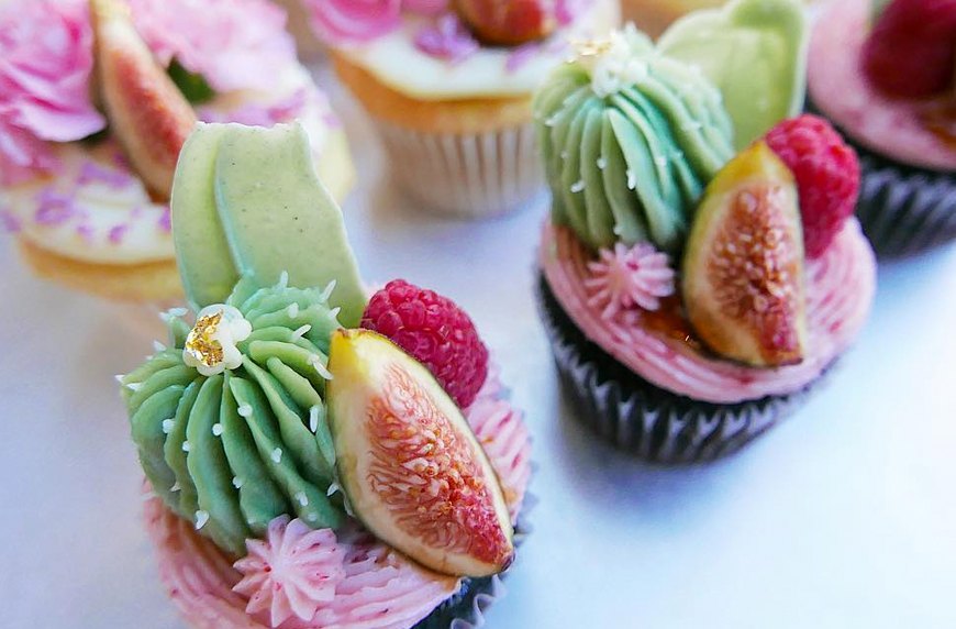 This bakery makes cupcakes resembling succulents
