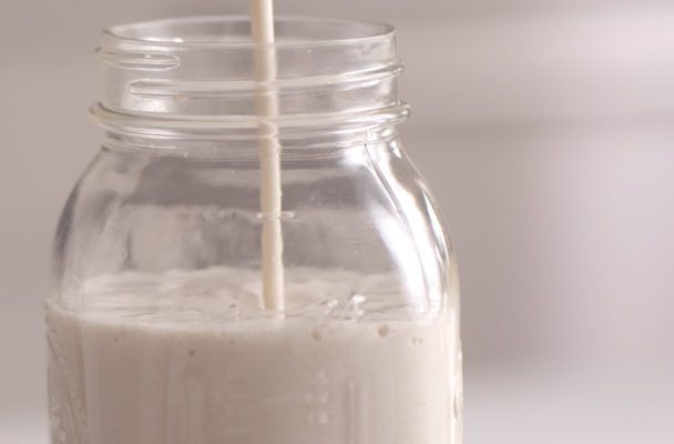 The Secret on How to Make Oat Milk That Is Smooth and Delish