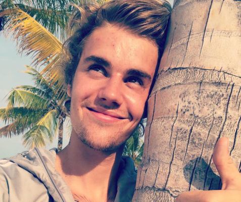 Justin Bieber Is on Board With the Acne Positivity Movement