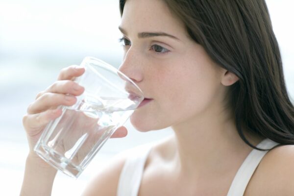 5 Health Benefits of Drinking Water With a Spoonful of Baking Soda