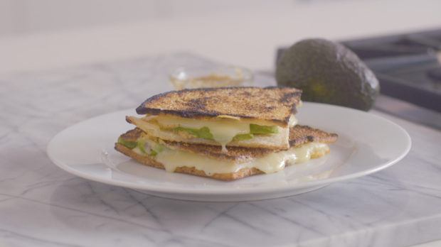 This Cauliflower Crust Grilled Cheese Is Next-Level Comfort Food