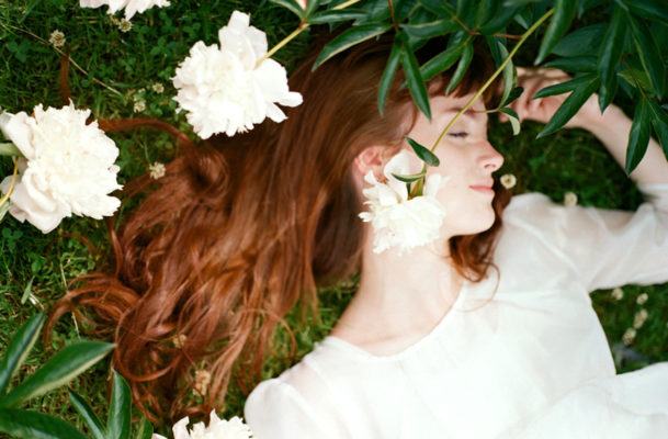 Paradise Found: This Aromatherapy Hairdryer Blows Jasmine-Scented Air