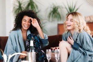 How to maintain a healthy relationship with your wedding-planning BFF