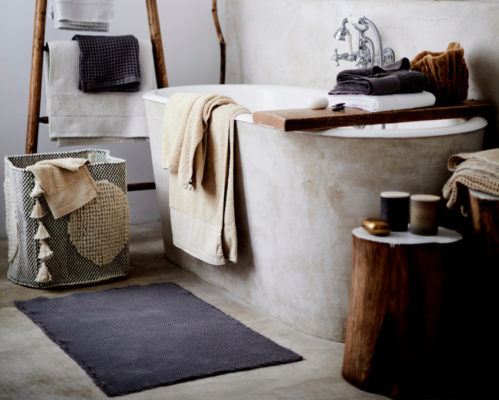 How to Keep Your Bath Mat *Really* Clean