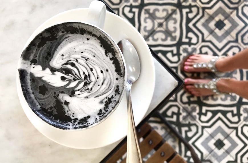 activated charcoal latte