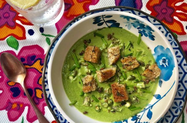 Beat Bloat With This 5-Ingredient Asparagus Soup