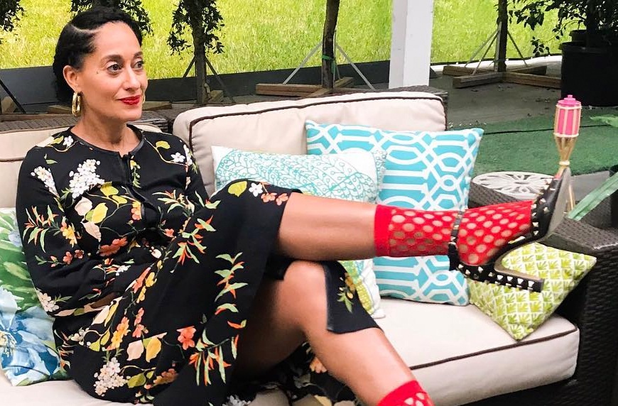 The facial de-puffing tool Tracee Ellis Ross prefers over a jade roller