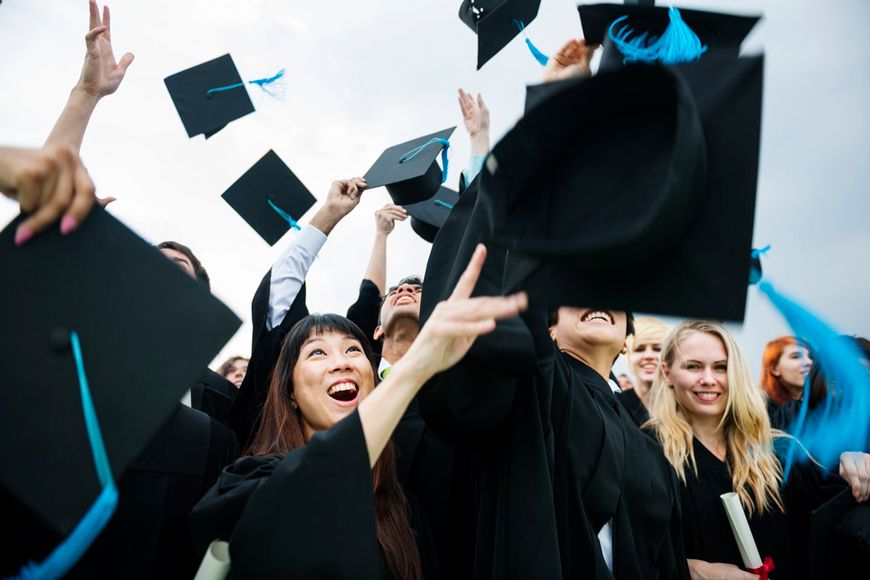 Women deliver more graduation speeches this year