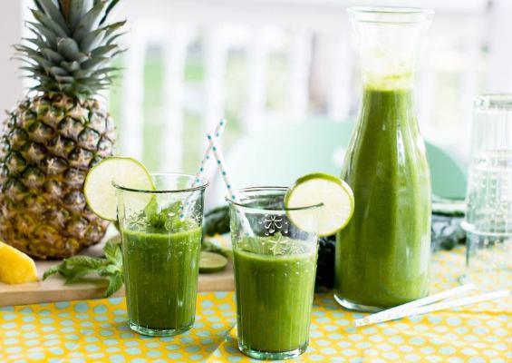 The Tropical Green Smoothie You'll Want to Sip All Summer