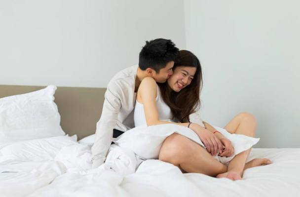 How to Keep Your Sex Life Steamy (and Pain-Free) When You Have Endometriosis