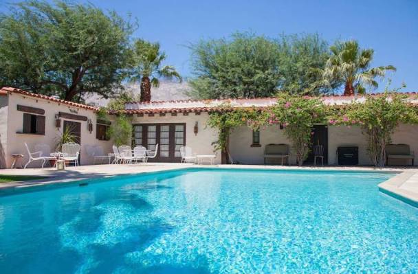 No July 4th Plans? Cannonball Into the Pool at These 5 Airbnbs All Holiday Weekend...