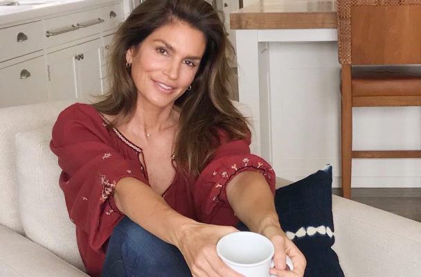 Cindy Crawford’s Eyebrow-Brush Hack Is the One Beauty Habit You Should Adopt Today