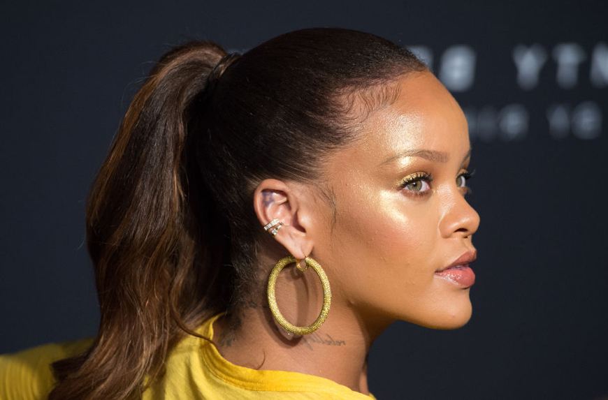 Rihanna makeup tutorial for bronzer uses