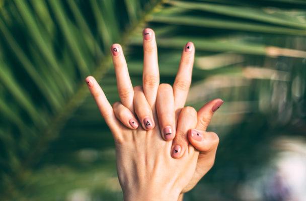 Why You Need to *Always* BYO Top Coat to the Nail Salon