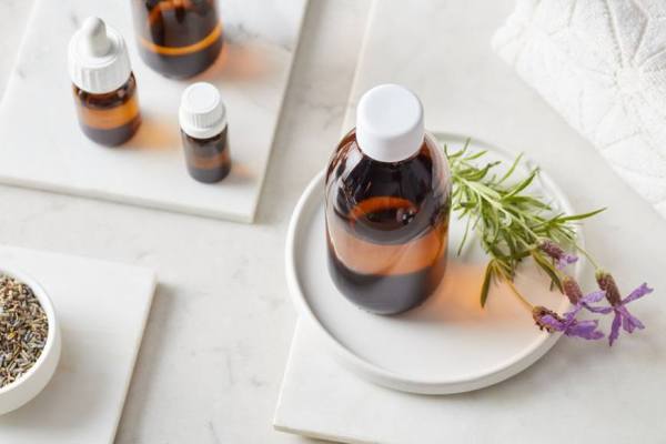 2 Essential Oils That Will Streamline and Elevate Your Brow and Lash Routine