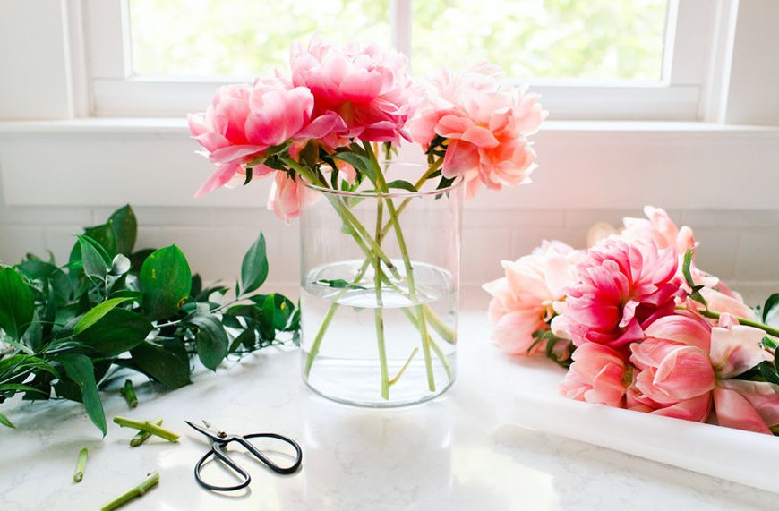 The key to keeping your flowers fresher longer will literally cost you 1 cent
