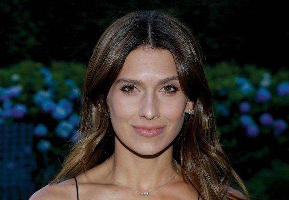 Hilaria Baldwin Says This Lower Abs Move Improves Sex, Bladder Control, and *More*