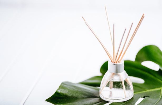 How to Make an Air Freshener and Essential Oil Diffuser at Home
