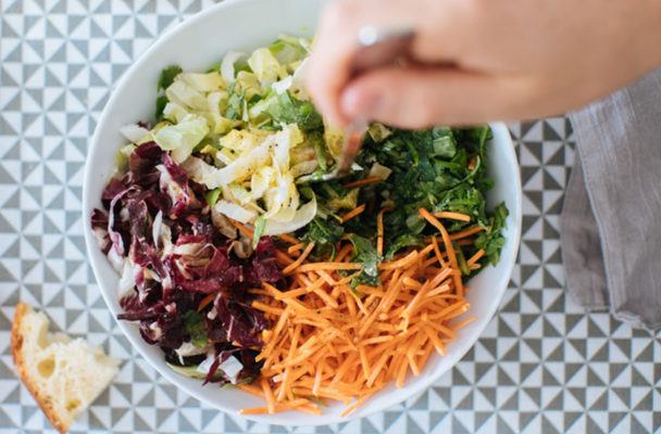 Conquer the Whole Foods Salad Bar Like an Absolute Boss With This Strategy