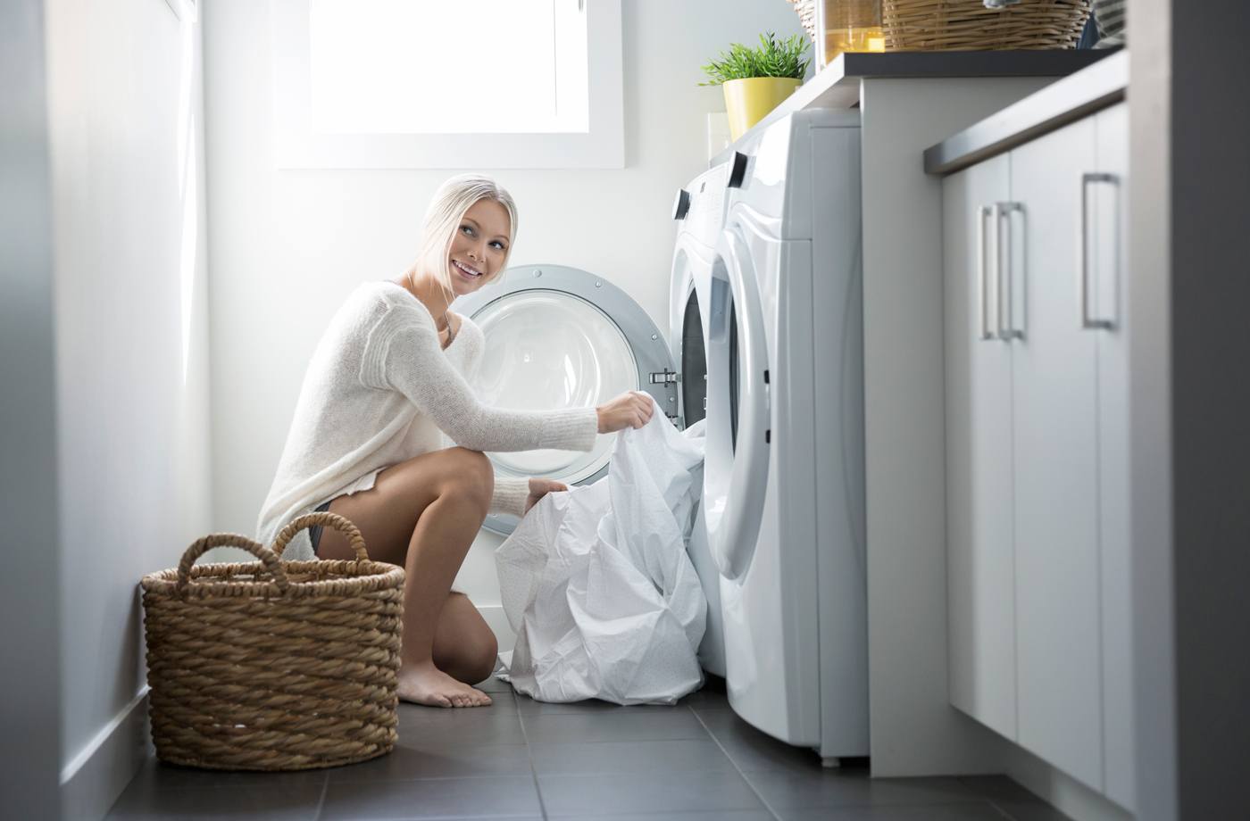 Laundry Bleach vs Laundry Whitener: Which Is Better For Your Clothes? –  Washroom Laundry