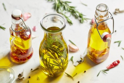 How to Make Rosemary Oil in Your Slow Cooker (or Instant Pot) With Just 2 Ingredients