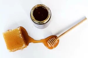If you hate honey, you'll love this funny takedown of the superfood