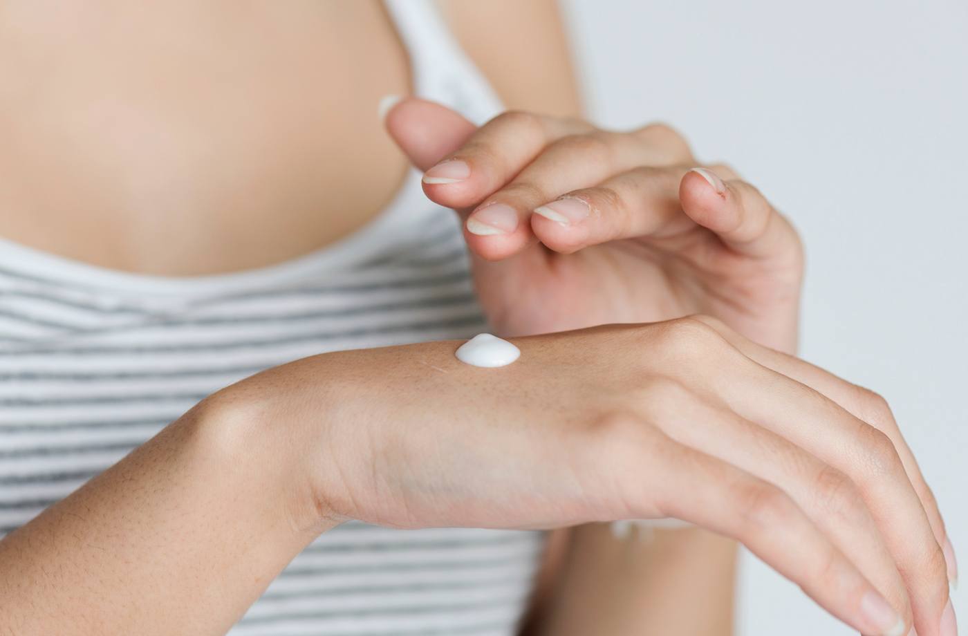 4 editor-approved anti-itch remedies to heal your dry skin, stat
