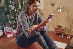 5 ways to enjoy digital downtime over the holidays, without disconnecting completely