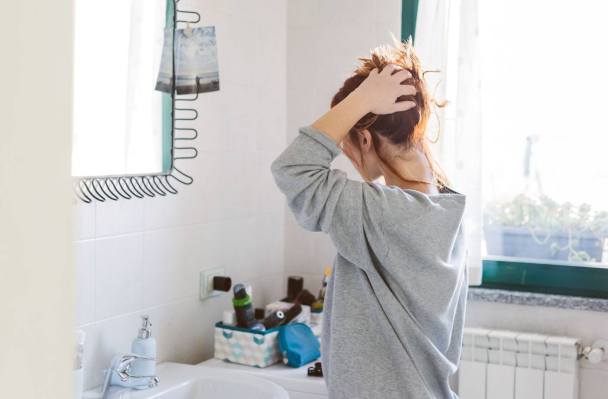 A Dermatologist Weighs in on How Long to Use That Dandruff Shampoo