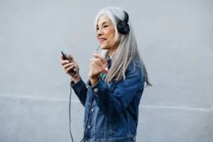 Music fights dementia one song at a time—and 3 more ways to stay mentally fit