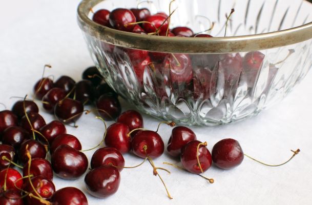 Benefits of Cherries That Make Them the Bedtime Snack You Didn't Know You Needed