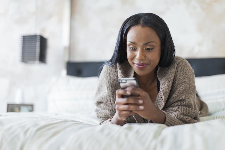 How to sext: Use these 5 tips from an IRL sexting coach