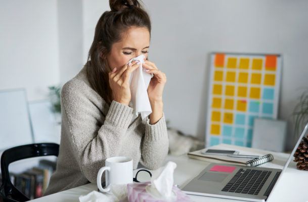 The Best Time of Day to Take Your Allergy Meds, According to an Allergist