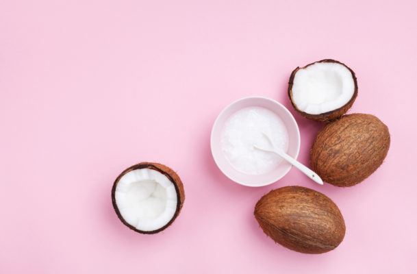 A Nutritionist Explains Why People Are so Damn Obsessed With MCT and Coconut Oils