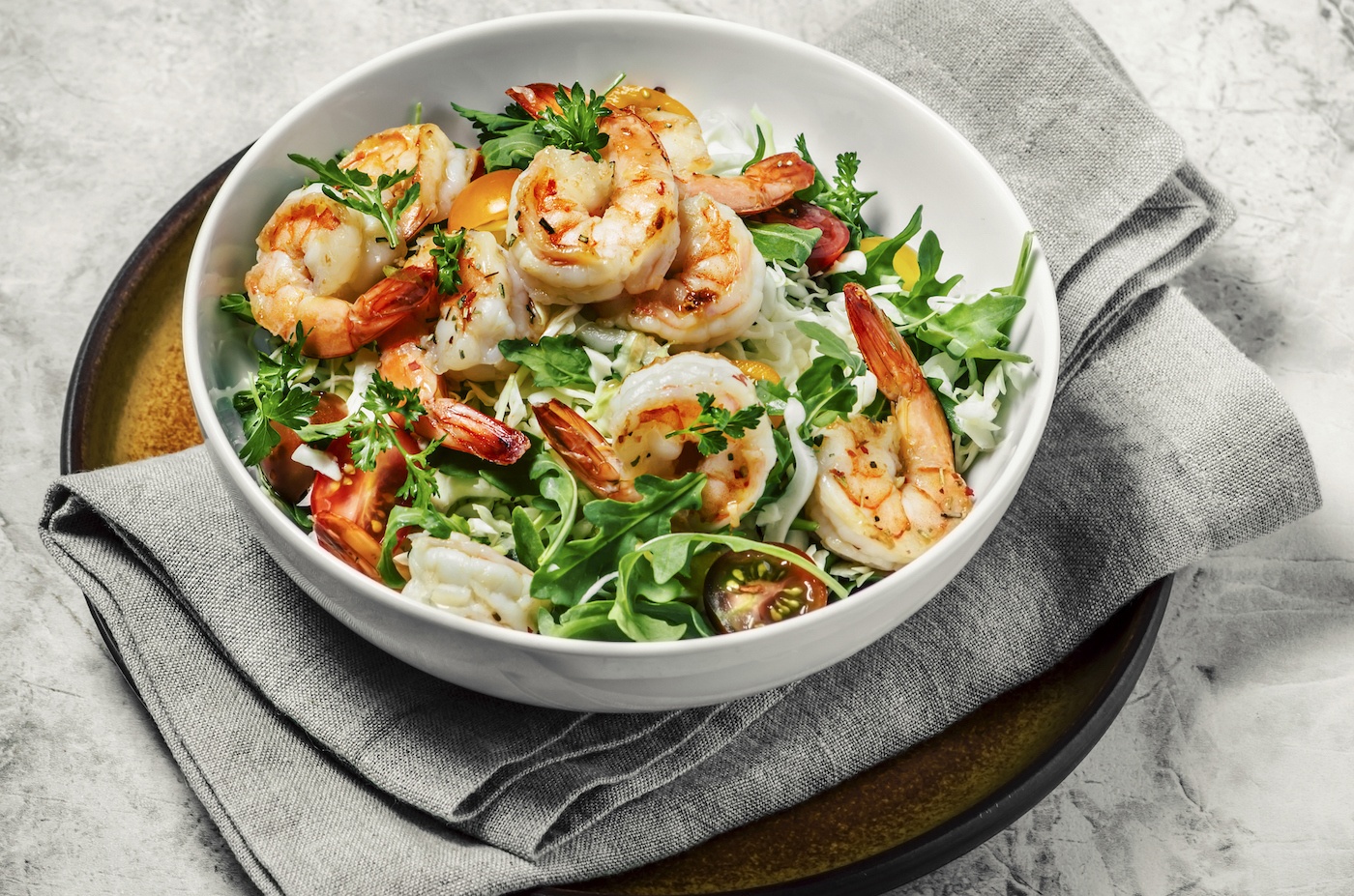 intermittent fasting benefits shrimp salad in a bowl