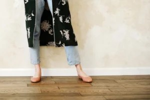 Streetwear is stealing the 7/8 leggings look with ankle-cut denim