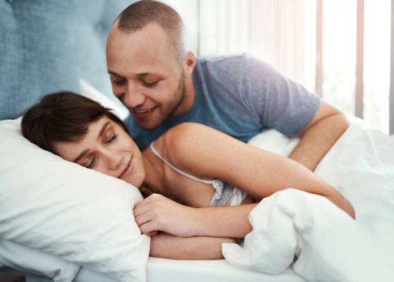 Share Your Dreams With Your S.O. At the Right Time to Boost Intimacy