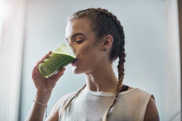 This Super-Common Smoothie Ingredient Has a Rep for Bringing on Rogue Breakouts