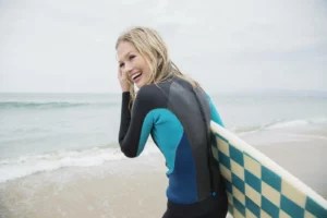 Not gonna lie, I’m majorly blue crushing on this surfer-girl abs workout