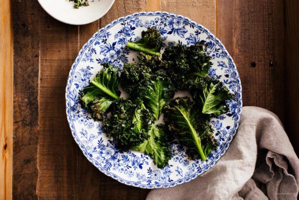 Snack Time Is Saved Thanks to This Brilliant Air Fryer Kale Chips Recipe