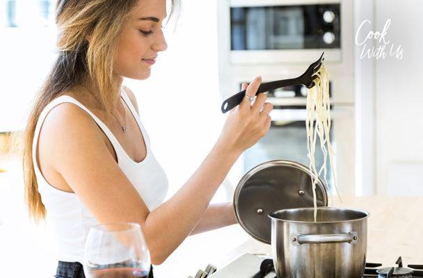 Skip the Salt and Season Pasta Water With These Healthy Low-Sodium Alternatives