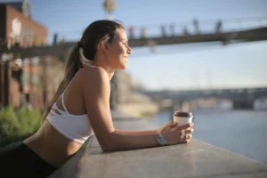 Everyone at my gym is sipping coffee mid-workout, and nutritionists told me why