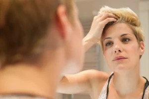 The one spot to check to determine whether or not you *actually* need to wash your hair