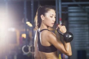 'Heavy carries' are the surefire way to get stronger without lifting weights