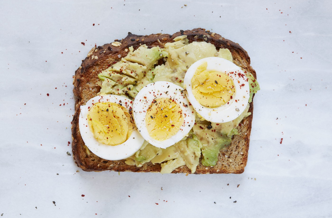 Avocado and egg, a high fiber breakfast for gut health