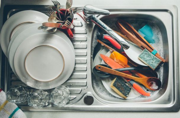 A 4-Item Cleaning Checklist for the Germiest Spots in the Kitchen