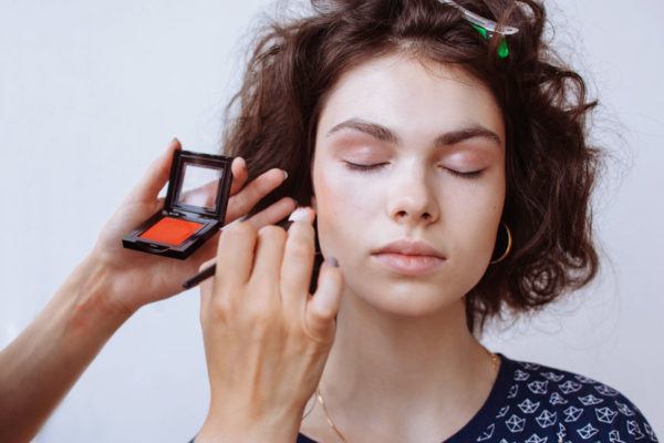 A Cosmetic Chemist Wants You to Add These 3 Things to Your Beauty Product-Buying Checklist