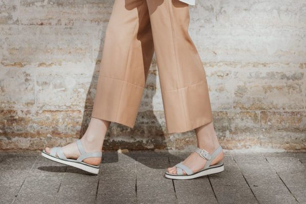 The 5 Worst Shoes for Your Feet That *Aren’t* High Heels, According to a Podiatrist