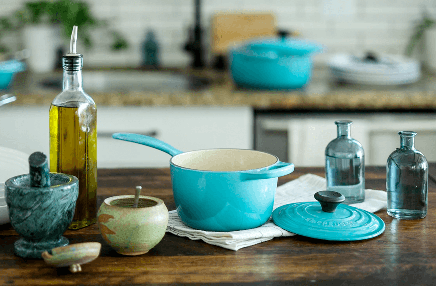 kitchen accessories including a mortar and pestle