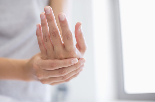8 Pressure Points on Your Hands That Will Help You Feel Better Pretty Much Everywhere